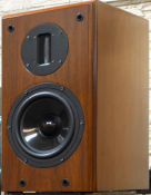 Полочная акустика Aurum Cantus 610 Walnut