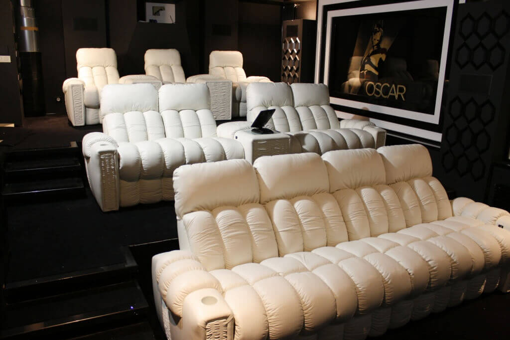 Установка кресел для домашнего кинотеатра в Челябинске