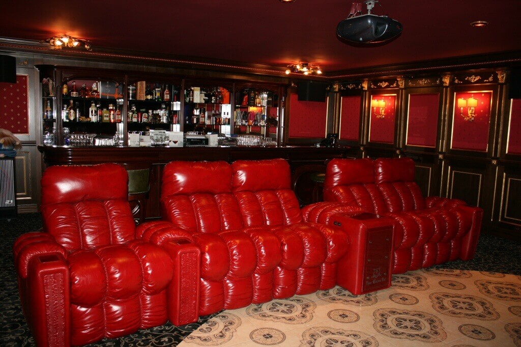 Установка кресел для домашнего кинотеатра в Челябинске